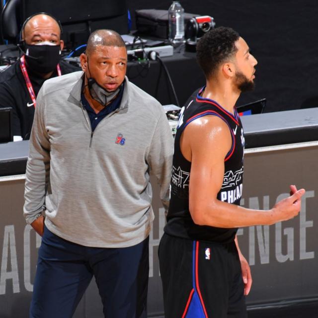 面对巨额损失仍咬紧牙关 西蒙斯为何如此决绝？